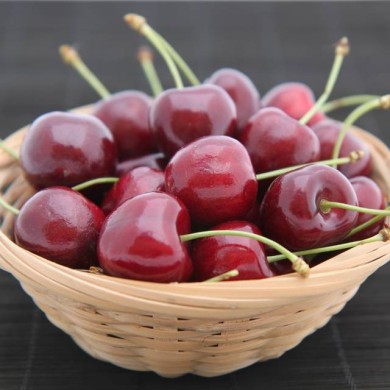 Cerises bigarreau 'Reverchon' (B.Grateful / Adobe Stock)